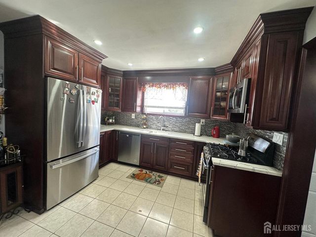 663 Hamilton Street, Somerset County, NJ 08873