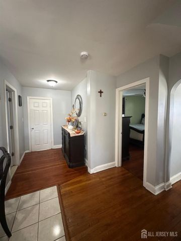 663 Hamilton Street, Somerset County, NJ 08873