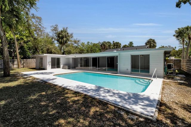 2019 CHIPPAWA PLACE, Sarasota, FL 34234