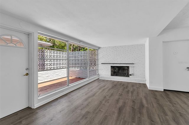 2019 CHIPPAWA PLACE, Sarasota, FL 34234