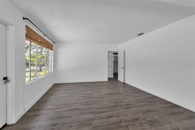 2019 CHIPPAWA PLACE, Sarasota, FL 34234