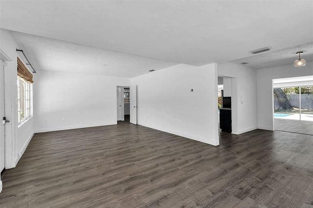 2019 CHIPPAWA PLACE, Sarasota, FL 34234