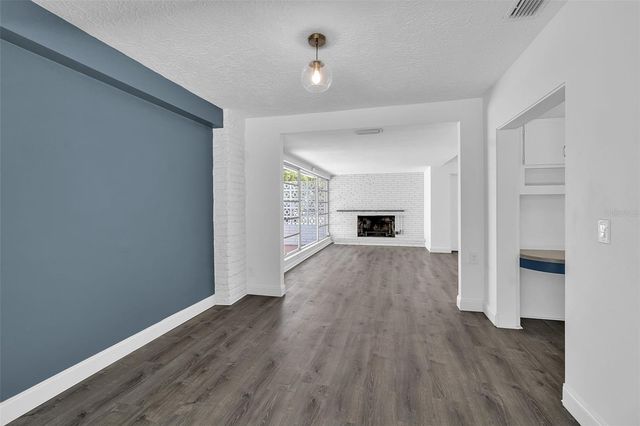 2019 CHIPPAWA PLACE, Sarasota, FL 34234