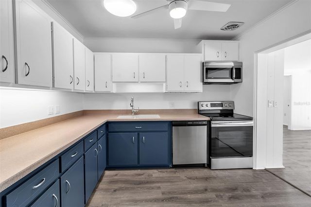 2019 CHIPPAWA PLACE, Sarasota, FL 34234