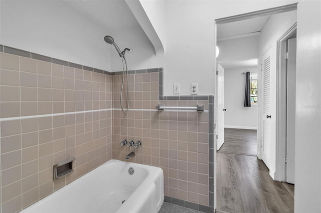 2019 CHIPPAWA PLACE, Sarasota, FL 34234