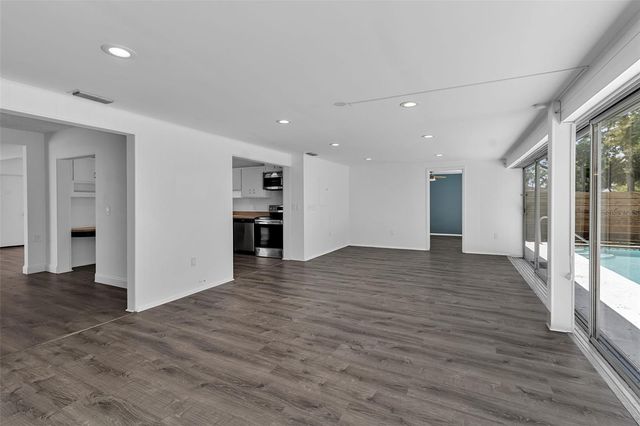 2019 CHIPPAWA PLACE, Sarasota, FL 34234