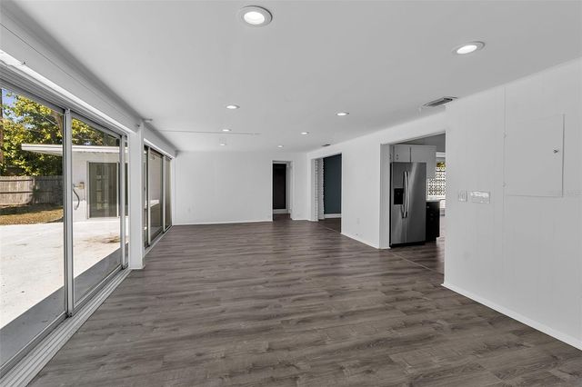 2019 CHIPPAWA PLACE, Sarasota, FL 34234