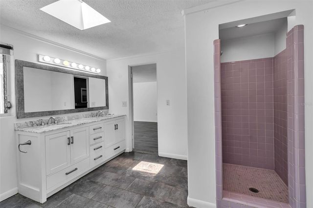 2019 CHIPPAWA PLACE, Sarasota, FL 34234