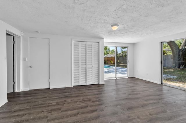 2019 CHIPPAWA PLACE, Sarasota, FL 34234