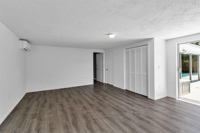 2019 CHIPPAWA PLACE, Sarasota, FL 34234