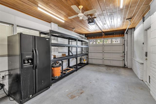 2019 CHIPPAWA PLACE, Sarasota, FL 34234