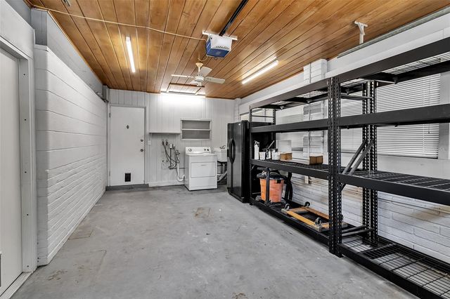 2019 CHIPPAWA PLACE, Sarasota, FL 34234