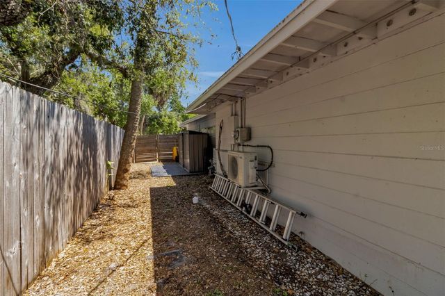 2019 CHIPPAWA PLACE, Sarasota, FL 34234