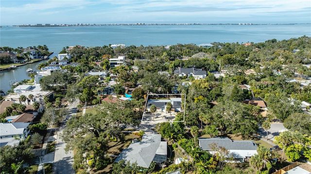 2019 CHIPPAWA PLACE, Sarasota, FL 34234