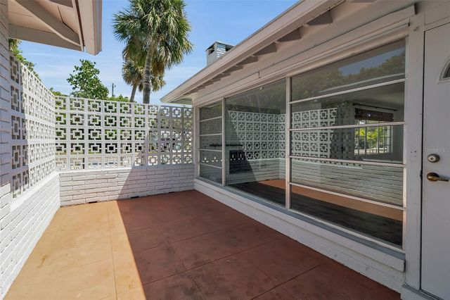 2019 CHIPPAWA PLACE, Sarasota, FL 34234