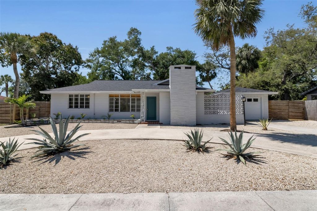 2019 CHIPPAWA PLACE, Sarasota, FL 34234