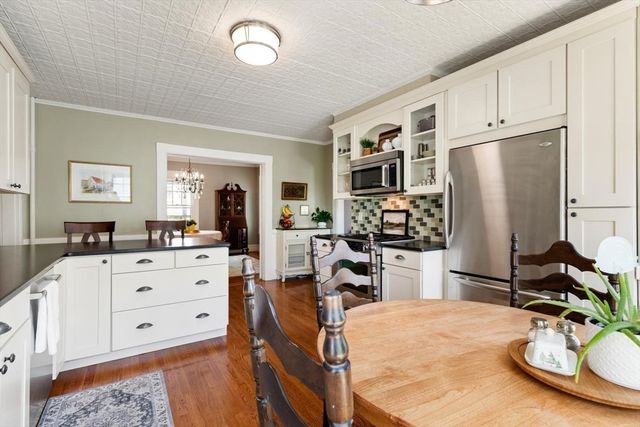 42 Lawrence St, Waltham, MA 02451