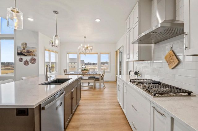 655 SUNSET, Green Bay, WI 54313