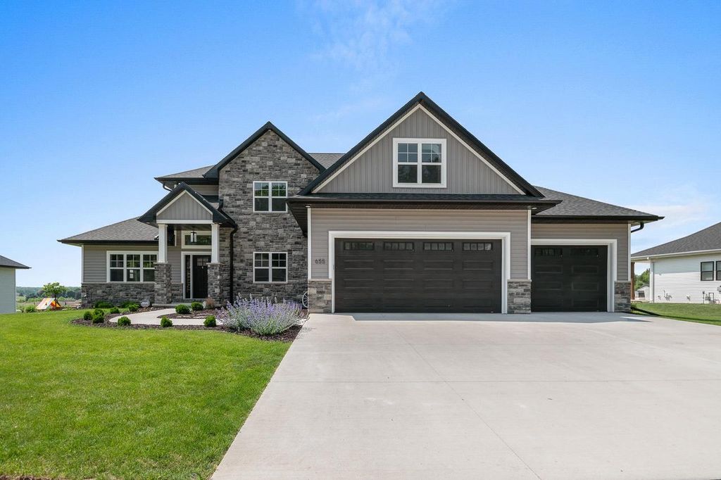 655 SUNSET, Green Bay, WI 54313