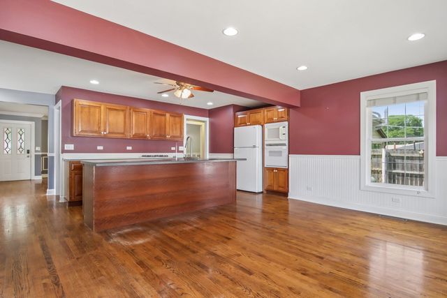 409 Hubbard Avenue, Elgin, IL 60123