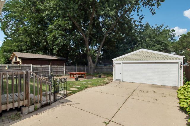 409 Hubbard Avenue, Elgin, IL 60123