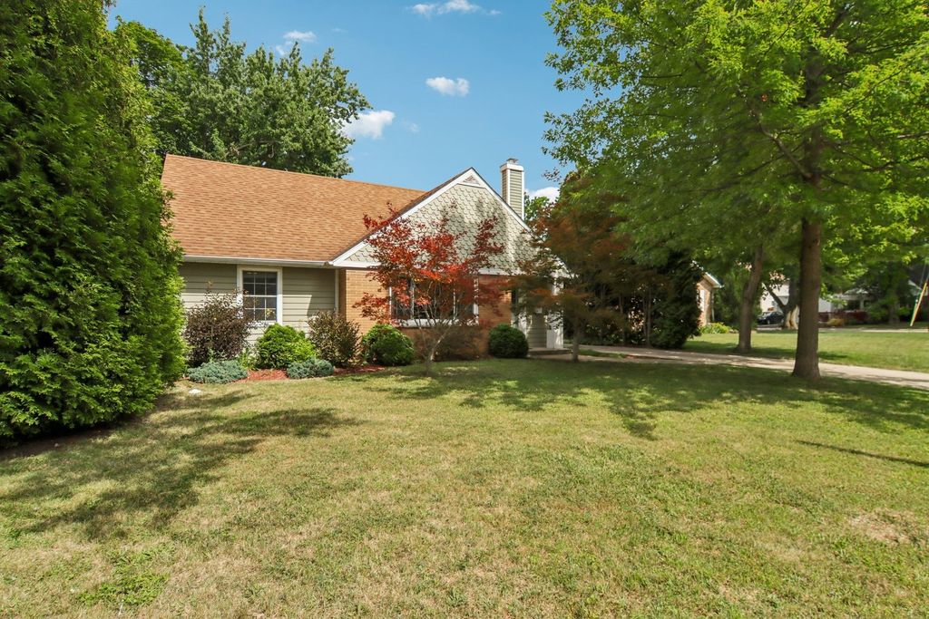 409 Hubbard Avenue, Elgin, IL 60123