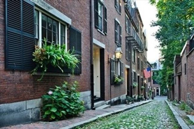 17 Willow Street 1, Boston, MA 02108