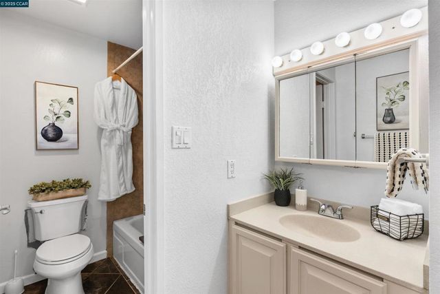 2720 Oak Rd 129, Walnut Creek, CA 94597