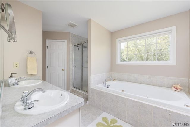 32 Forrester Court, Amherst, NY 14228