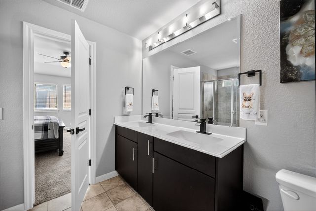809 Cloverwood Drive, Fort Worth, TX 76036