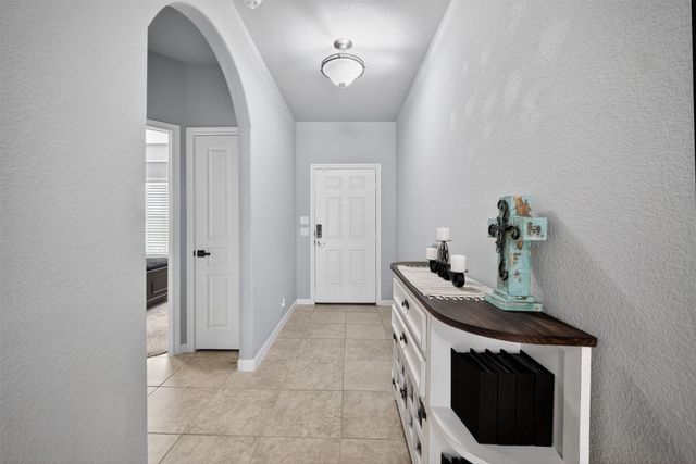 809 Cloverwood Drive, Fort Worth, TX 76036