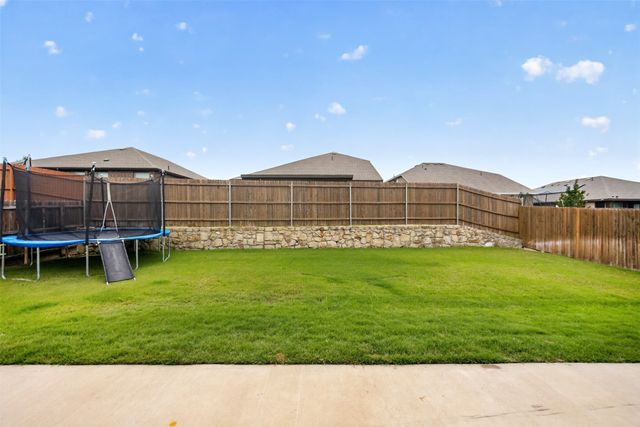 809 Cloverwood Drive, Fort Worth, TX 76036