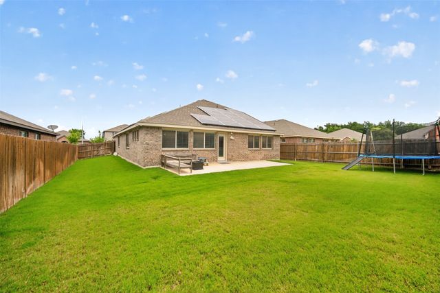 809 Cloverwood Drive, Fort Worth, TX 76036