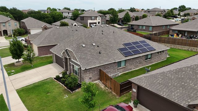 809 Cloverwood Drive, Fort Worth, TX 76036