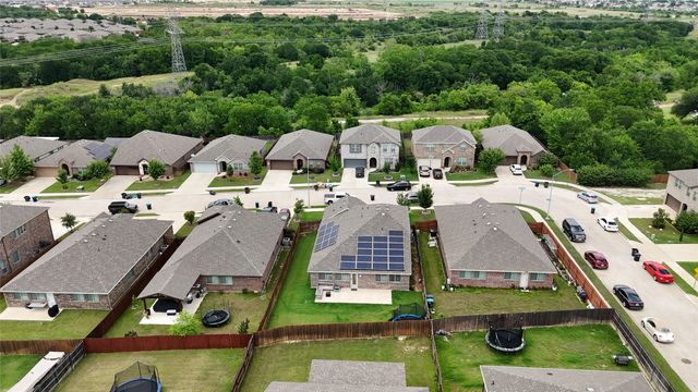 809 Cloverwood Drive, Fort Worth, TX 76036