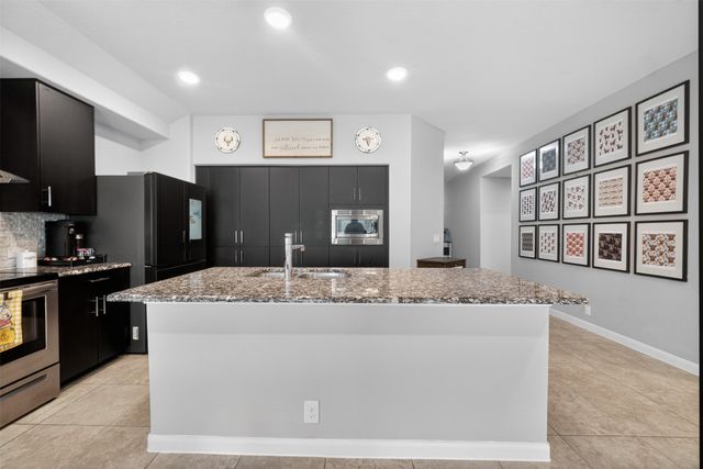 809 Cloverwood Drive, Fort Worth, TX 76036