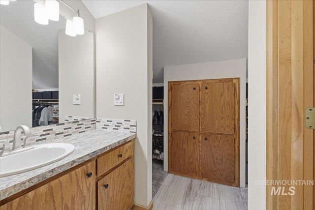 3020 Westview Lane, Nampa, ID 83686