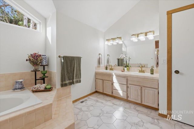 3020 Westview Lane, Nampa, ID 83686