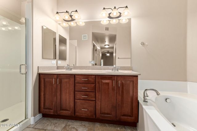 5450 E DEER VALLEY Drive 1214, Phoenix, AZ 85054