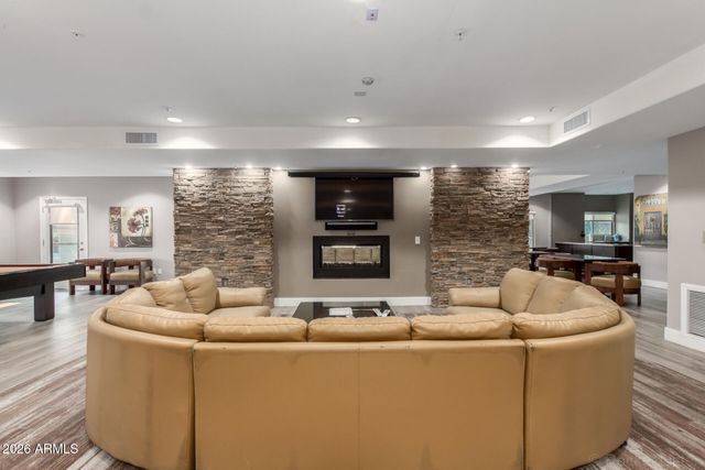 5450 E DEER VALLEY Drive 1214, Phoenix, AZ 85054