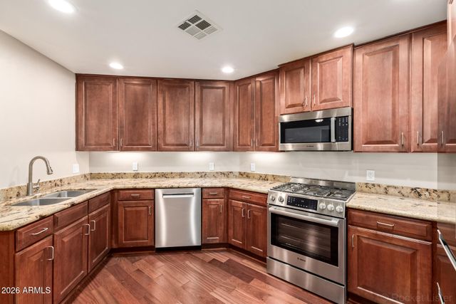 5450 E DEER VALLEY Drive 1214, Phoenix, AZ 85054