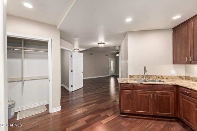 5450 E DEER VALLEY Drive 1214, Phoenix, AZ 85054