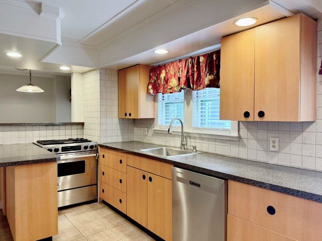 10 Beech Street, Franklin, NH 03235