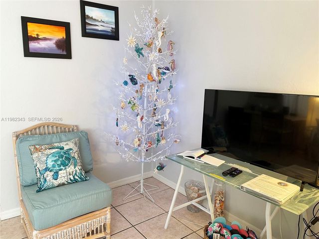 749 NW 43rd St, Oakland Park, FL 33309