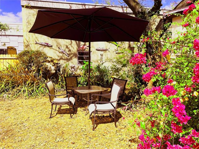 749 NW 43rd St, Oakland Park, FL 33309