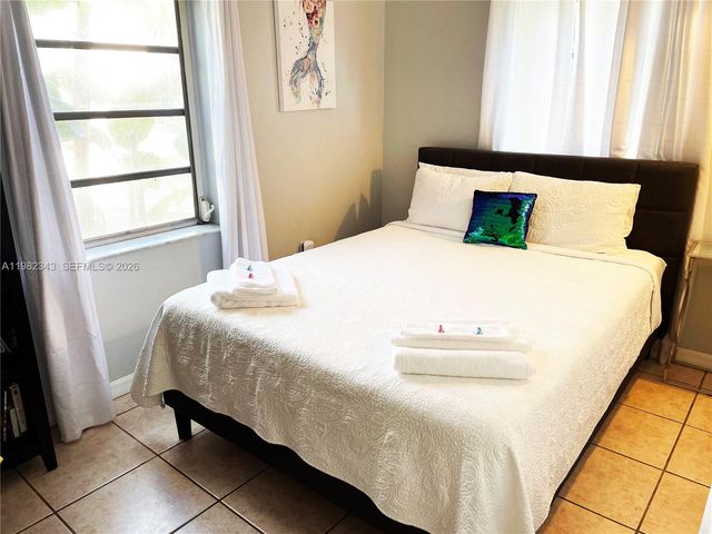 749 NW 43rd St, Oakland Park, FL 33309