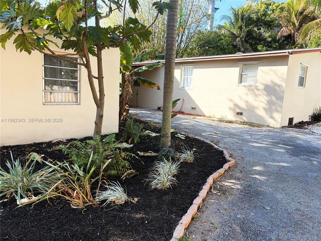 749 NW 43rd St, Oakland Park, FL 33309