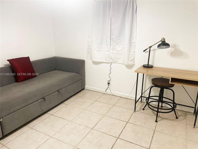 749 NW 43rd St, Oakland Park, FL 33309