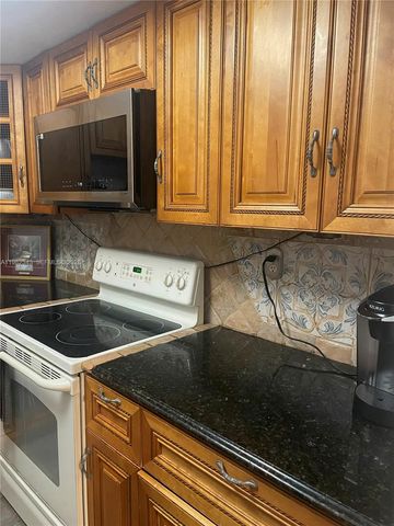 749 NW 43rd St, Oakland Park, FL 33309