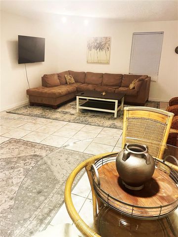 749 NW 43rd St, Oakland Park, FL 33309